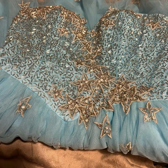 Sherri Hill Ice Blue Strapless Prom Dress with Beaded Star Design Size 4 - Picture 6 of 8